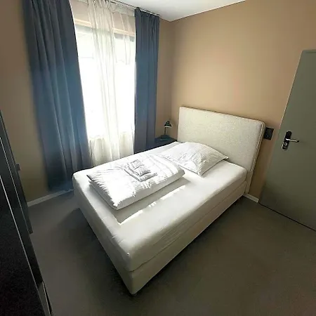 Benztown Hotel *
