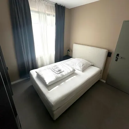 Benztown Gaestehaus Hotel *