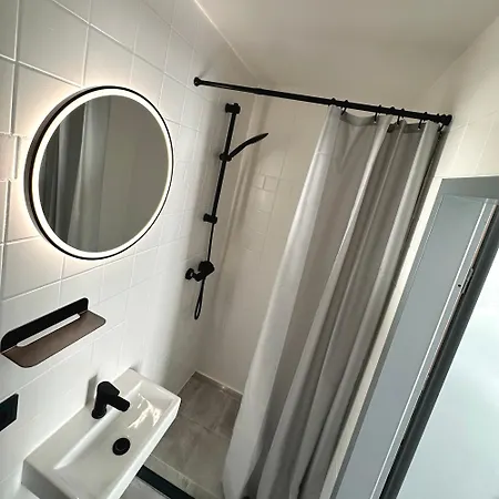 Benztown Gaestehaus מלון